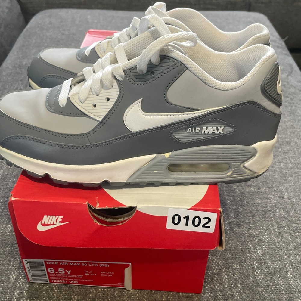 Nike Air Max 90 LTR GS Boys Wolf Grey Cool Grey 724821-003 Size 6.5Y Leather
